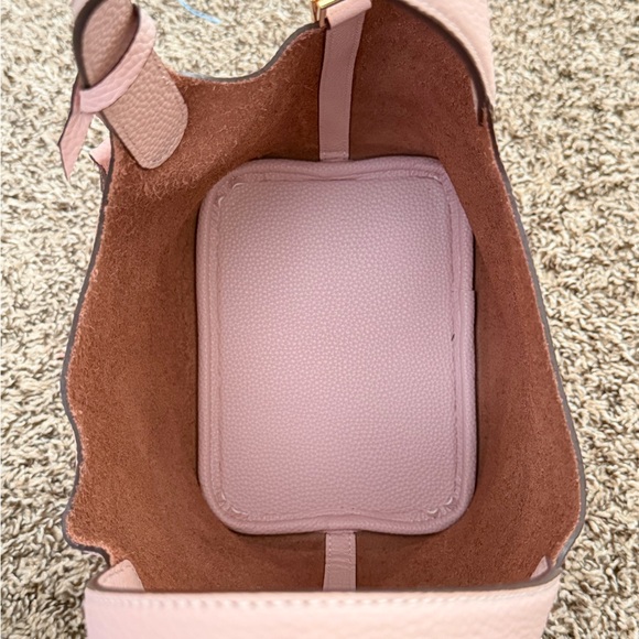 Elegant Pink bucket Bag - Picture 3 of 6